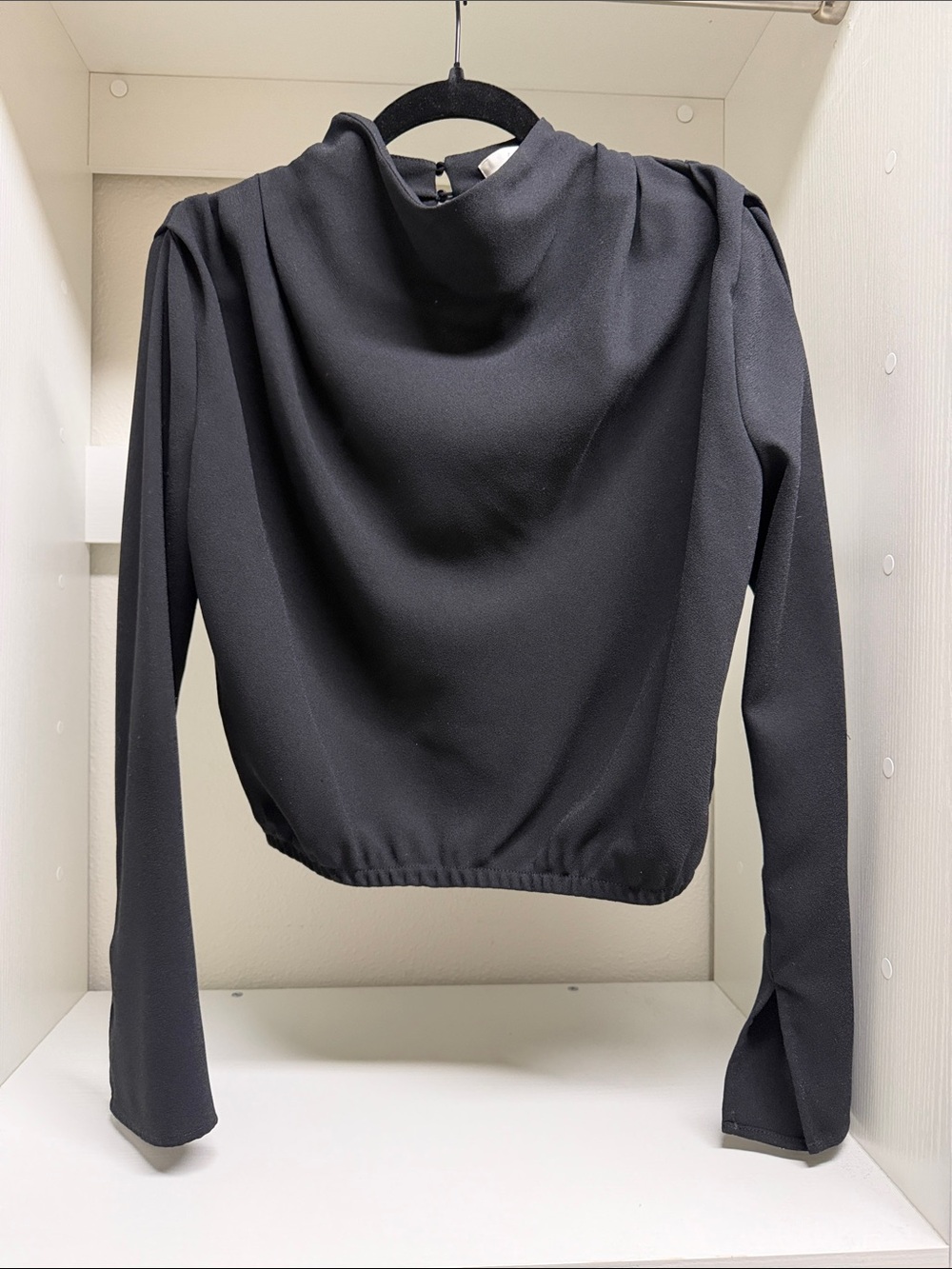 ASTR The Label Black Long-Sleeve Mock Neck Cropped Top Size S